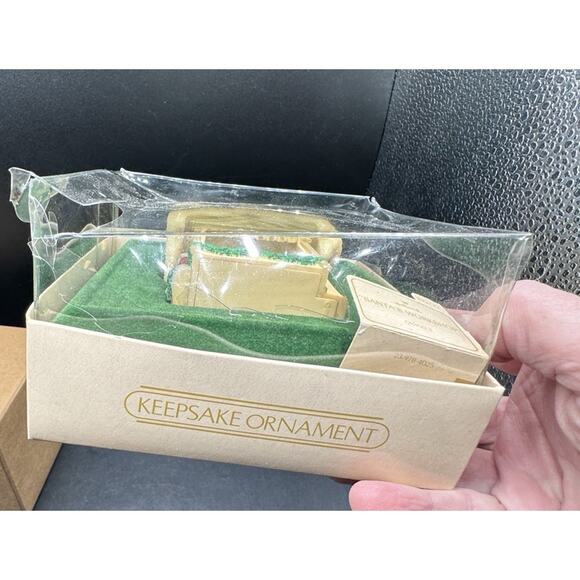 Hallmark Keepsake Christmas Ornament 1982 SANTA'S WORKSHOP -32D - Picture 9 of 9